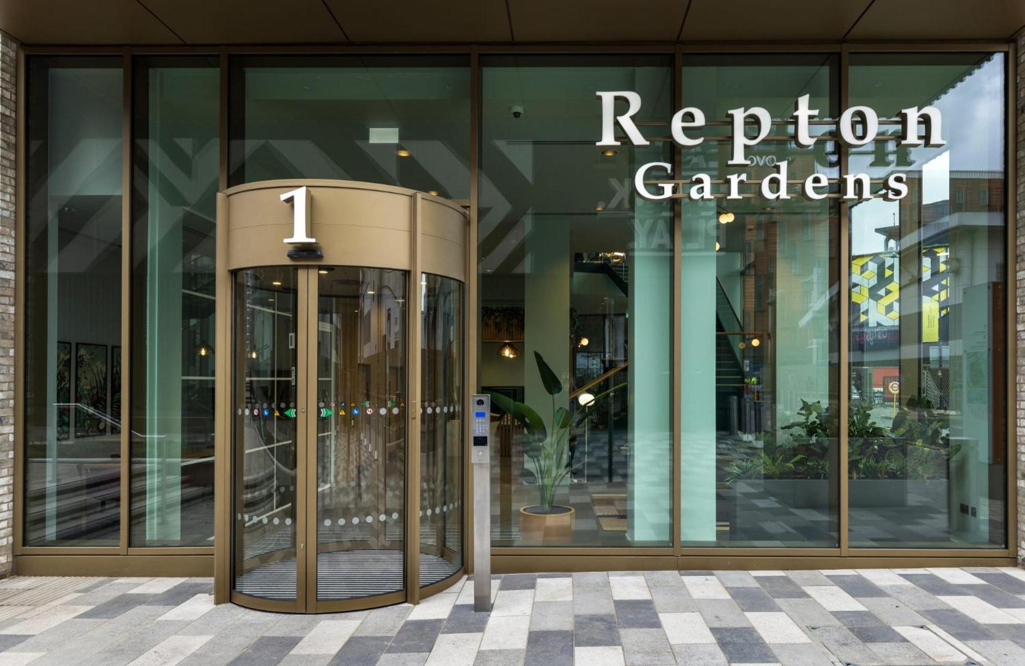 Botanical-Inspired Apartments At Repton Gardens Right In The Heart Of Wembley Park Londyn Zewnętrze zdjęcie