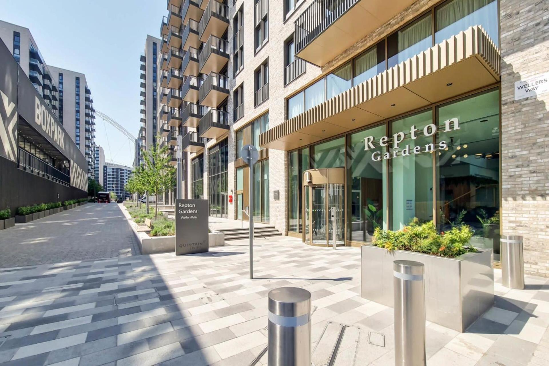 Botanical-Inspired Apartments At Repton Gardens Right In The Heart Of Wembley Park Londyn Zewnętrze zdjęcie