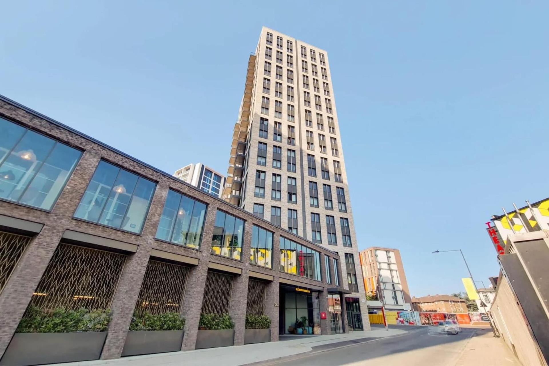 Botanical-Inspired Apartments At Repton Gardens Right In The Heart Of Wembley Park Londyn Zewnętrze zdjęcie