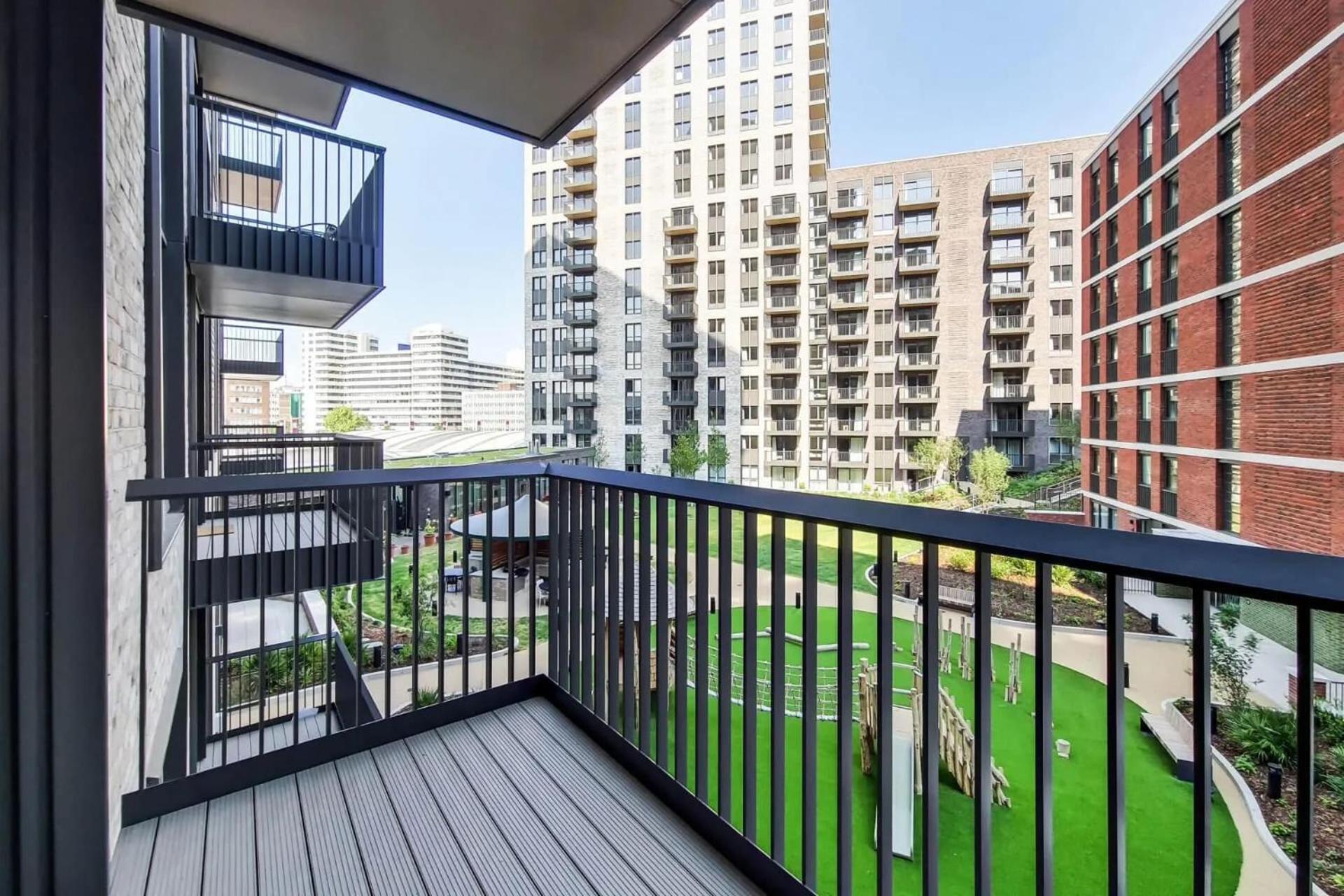 Botanical-Inspired Apartments At Repton Gardens Right In The Heart Of Wembley Park Londyn Zewnętrze zdjęcie